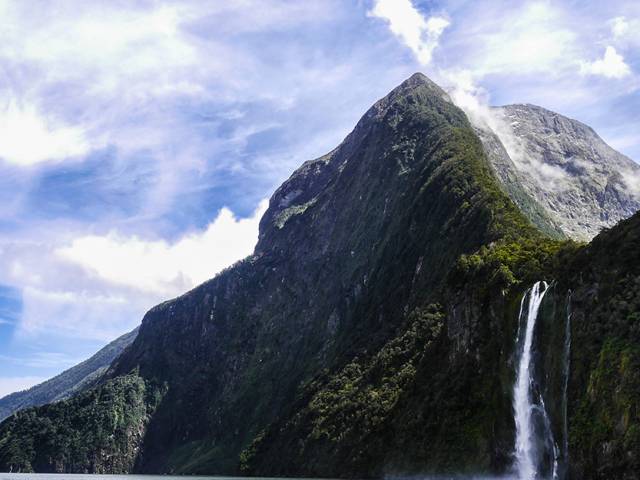Milford-Sound-waterfall