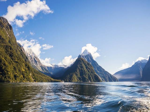 milford-sound-new-zealand
